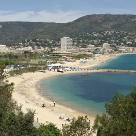 Apartment With 2 Bedrooms In Le Lavandou, With Wonderful Sea View, Poo