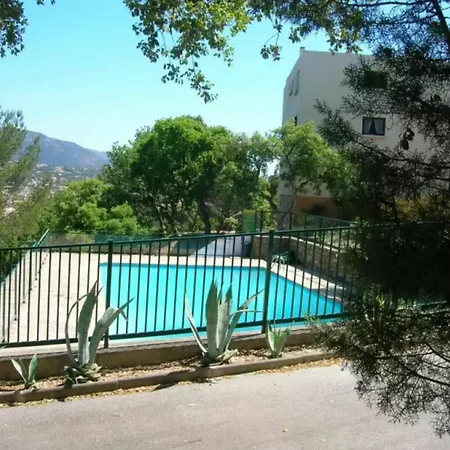 Apartment With 2 Bedrooms In Le Lavandou, With Wonderful Sea View, Poo